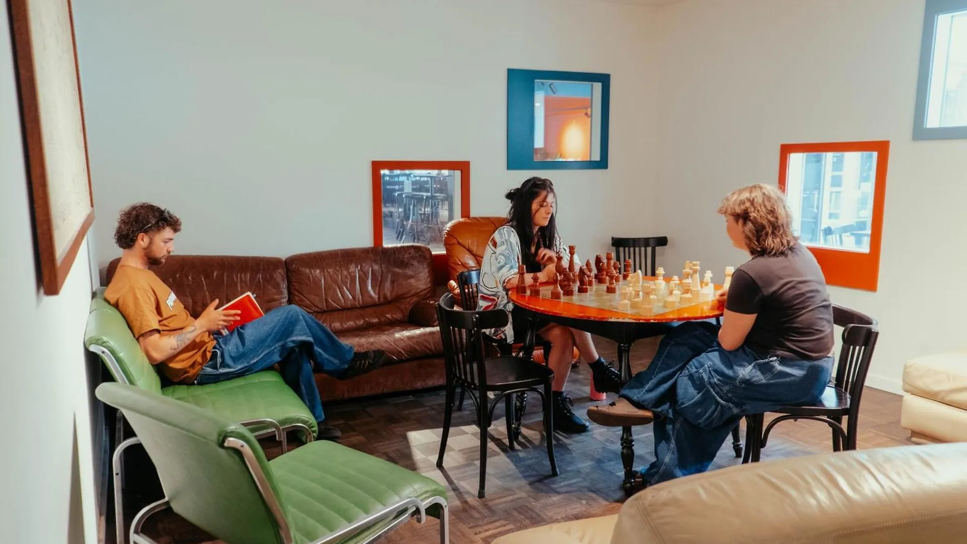 Snuffel Youth Hostel Μπριζ Βέλγιο