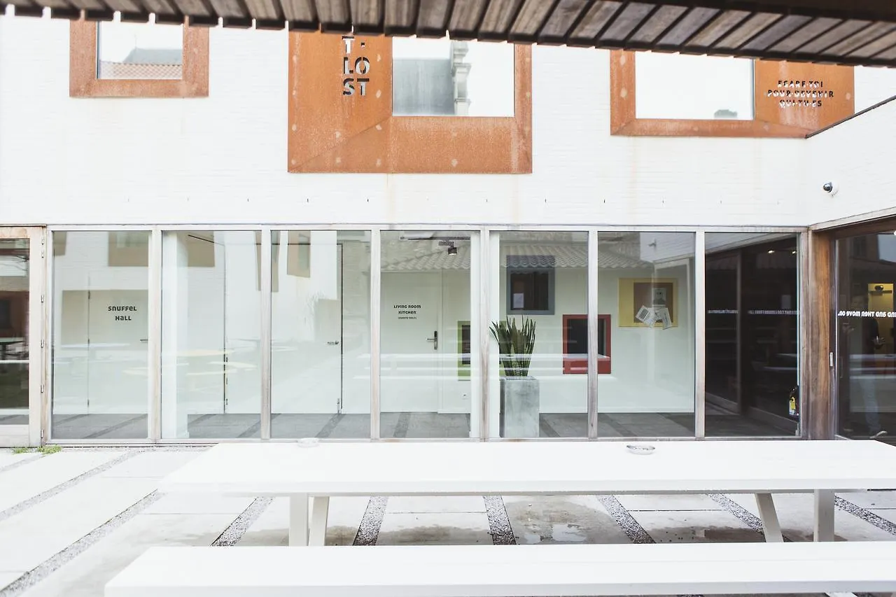 Snuffel Youth Hostel Μπριζ